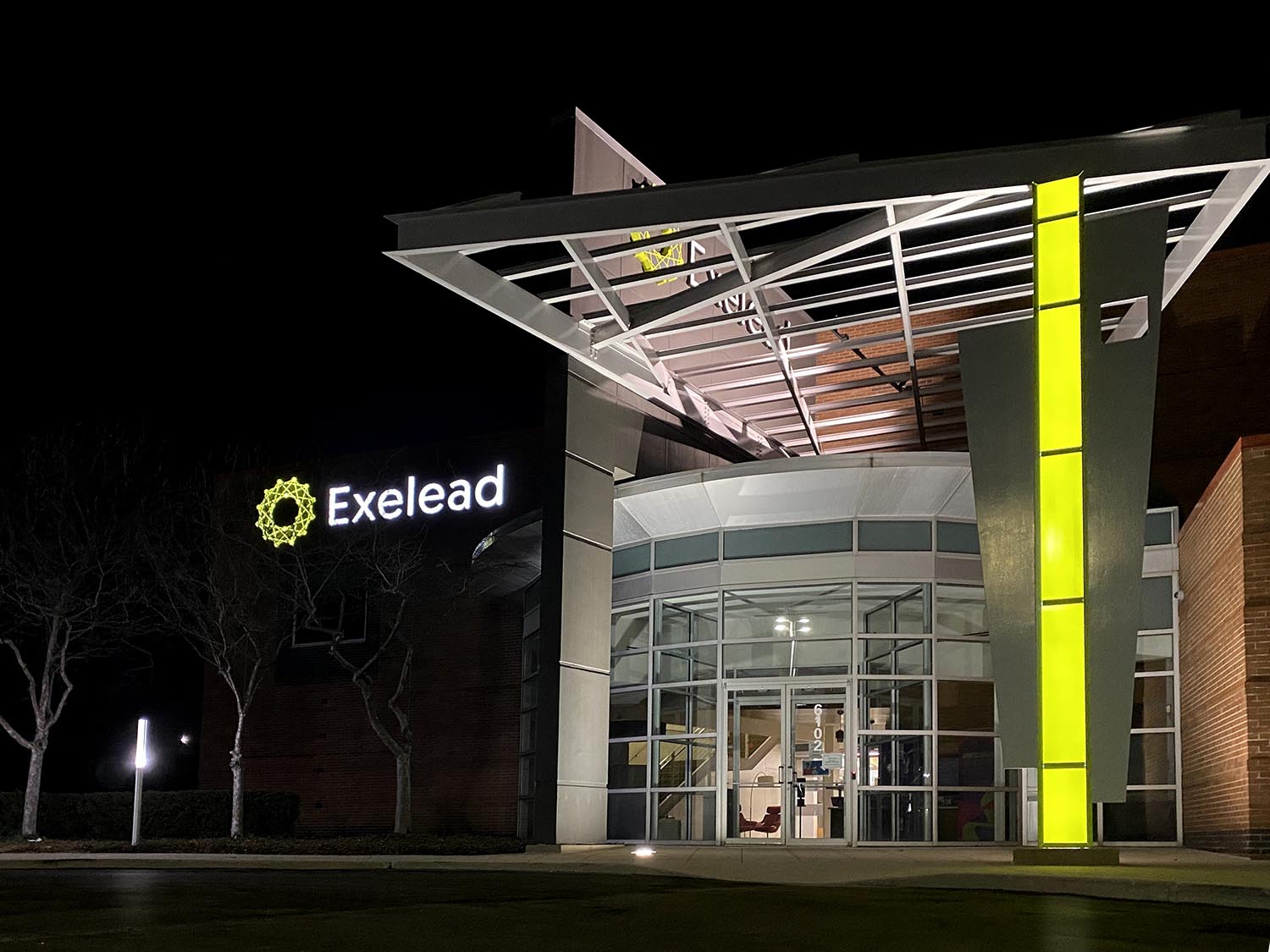 ExeleadNightFrontMain