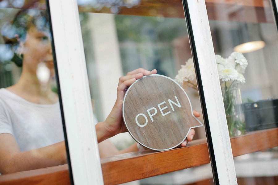How Local Businesses Can Stand Out With Signage